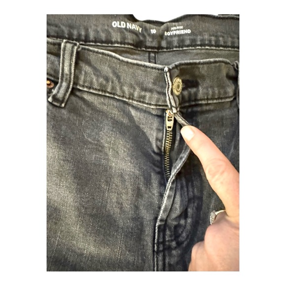 Old Navy Mid-Rise Boyfriend Straight Ripped Black, Gray Jeans, Size 10 - Picture 10 of 16